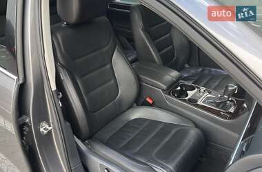 Внедорожник / Кроссовер Volkswagen Touareg 2012 в 