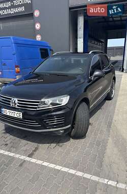 Позашляховик / Кросовер Volkswagen Touareg 2015 в 
