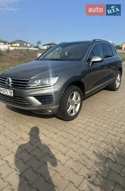 Позашляховик / Кросовер Volkswagen Touareg 2016 в Одесі