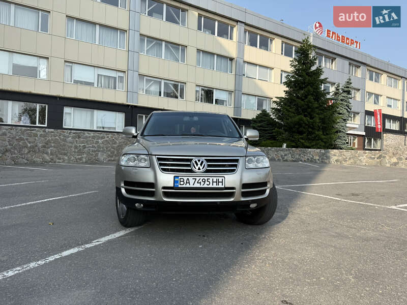 Позашляховик / Кросовер Volkswagen Touareg 2004 в 