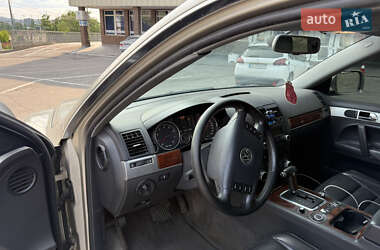 Позашляховик / Кросовер Volkswagen Touareg 2004 в 