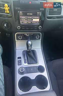 Внедорожник / Кроссовер Volkswagen Touareg 2012 в 