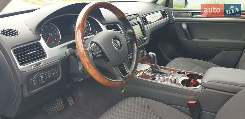 Внедорожник / Кроссовер Volkswagen Touareg 2013 в Коломые