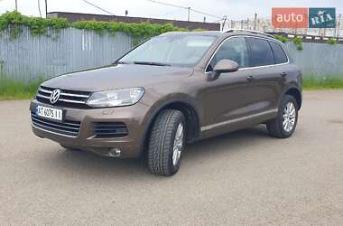Позашляховик / Кросовер Volkswagen Touareg 2013 в 