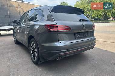Позашляховик / Кросовер Volkswagen Touareg 2021 в 