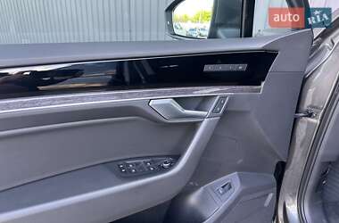 Позашляховик / Кросовер Volkswagen Touareg 2021 в 