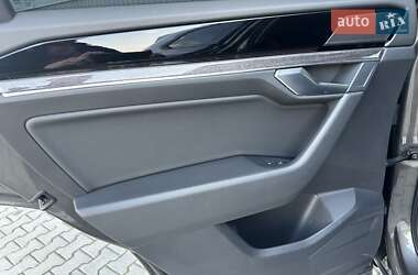 Позашляховик / Кросовер Volkswagen Touareg 2021 в 