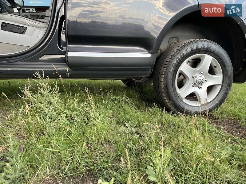 Внедорожник / Кроссовер Volkswagen Touareg 2007 в Краматорске