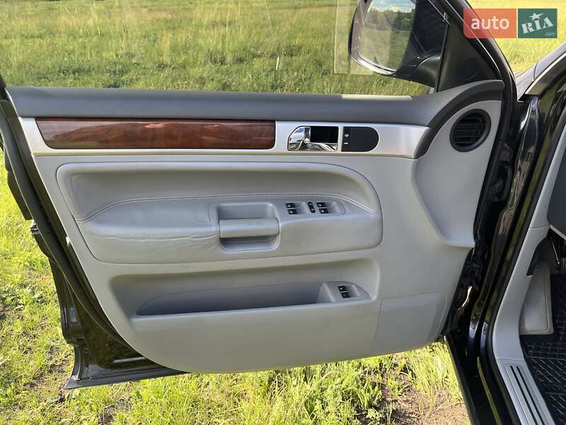 Внедорожник / Кроссовер Volkswagen Touareg 2007 в Краматорске