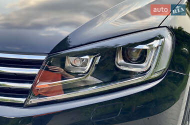 Внедорожник / Кроссовер Volkswagen Touareg 2017 в 