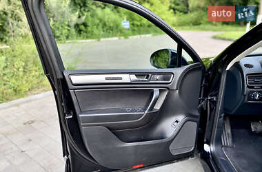 Внедорожник / Кроссовер Volkswagen Touareg 2017 в 