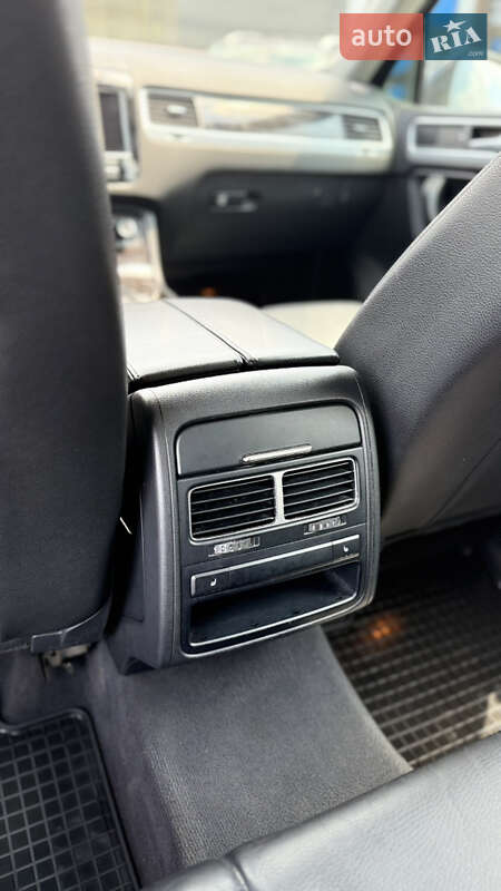 Позашляховик / Кросовер Volkswagen Touareg 2010 в Кропивницькому