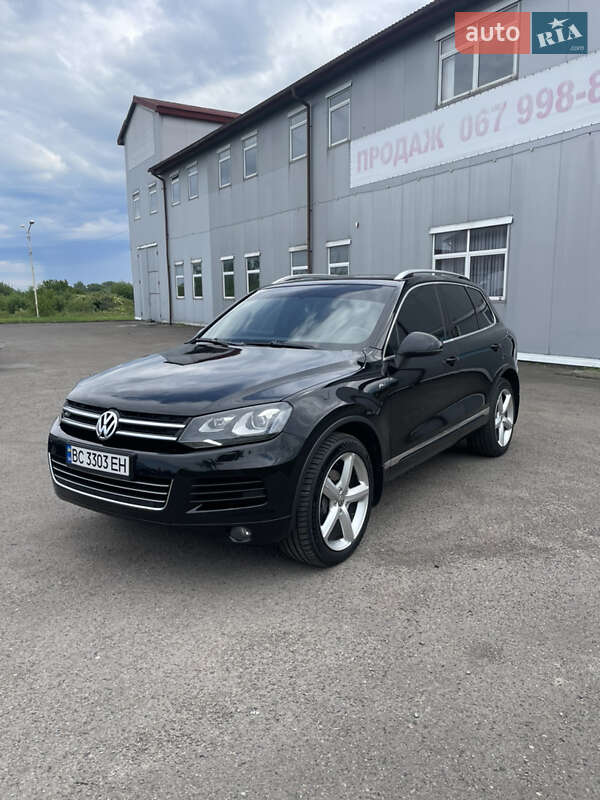 Внедорожник / Кроссовер Volkswagen Touareg 2012 в Львове