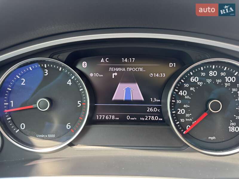 Позашляховик / Кросовер Volkswagen Touareg 2012 в Запоріжжі