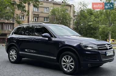 Внедорожник / Кроссовер Volkswagen Touareg 2012 в Львове