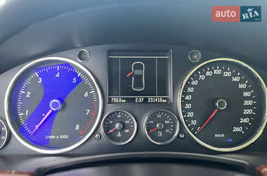 Позашляховик / Кросовер Volkswagen Touareg 2006 в 