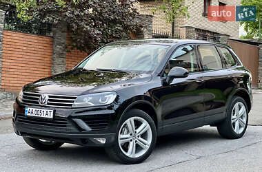 Позашляховик / Кросовер Volkswagen Touareg 2015 в Києві