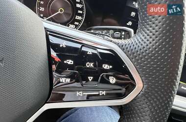 Внедорожник / Кроссовер Volkswagen Touareg 2021 в 