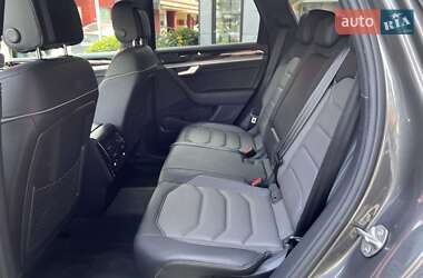 Внедорожник / Кроссовер Volkswagen Touareg 2021 в 