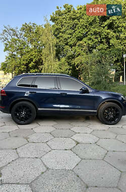 Позашляховик / Кросовер Volkswagen Touareg 2014 в 