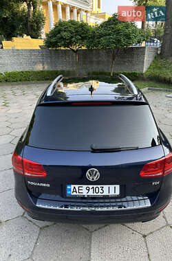 Позашляховик / Кросовер Volkswagen Touareg 2014 в 