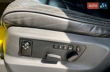 Внедорожник / Кроссовер Volkswagen Touareg 2006 в 
