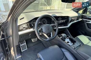 Внедорожник / Кроссовер Volkswagen Touareg 2023 в 