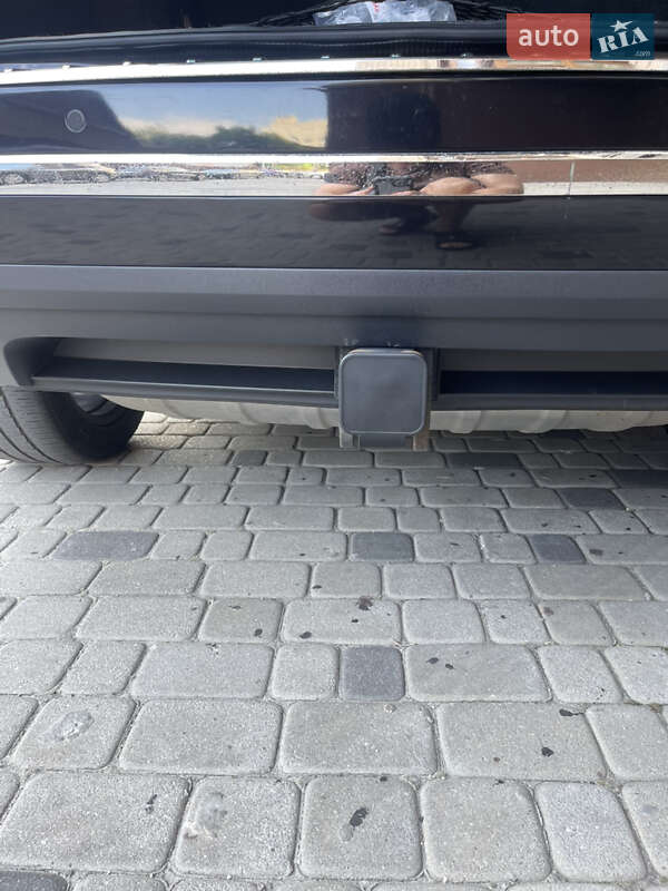 Позашляховик / Кросовер Volkswagen Touareg 2015 в Дніпрі