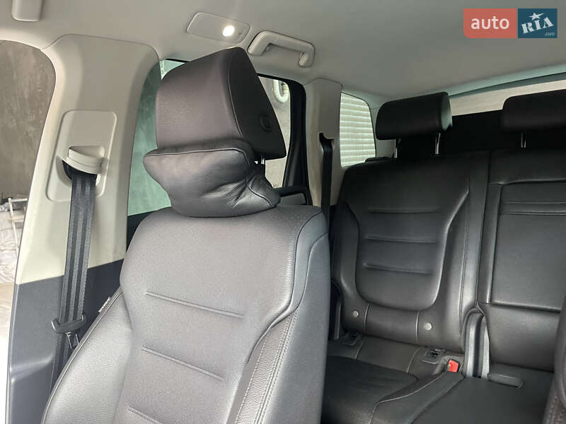 Позашляховик / Кросовер Volkswagen Touareg 2015 в Дніпрі