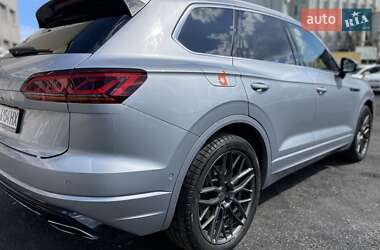 Внедорожник / Кроссовер Volkswagen Touareg 2022 в 