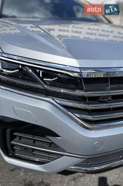Внедорожник / Кроссовер Volkswagen Touareg 2022 в 