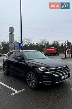 Внедорожник / Кроссовер Volkswagen Touareg 2021 в Киеве