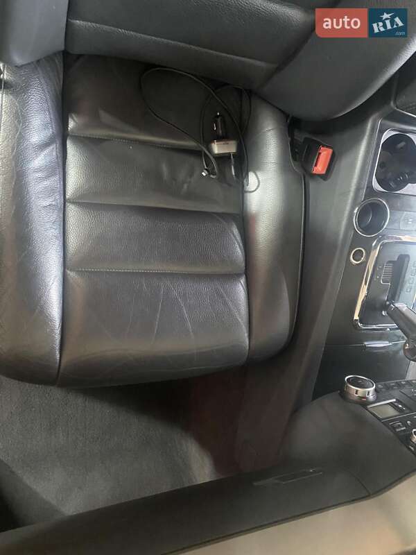 Позашляховик / Кросовер Volkswagen Touareg 2009 в Чернігові