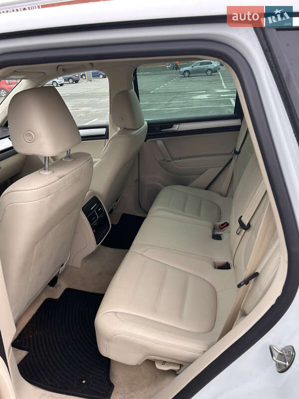 Внедорожник / Кроссовер Volkswagen Touareg 2015 в Броварах фото 13 Внедорожник / Кроссовер Volkswagen Touareg 2015 в Броварах