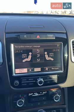 Внедорожник / Кроссовер Volkswagen Touareg 2011 в 