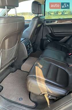 Внедорожник / Кроссовер Volkswagen Touareg 2011 в 