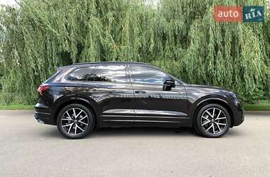 Внедорожник / Кроссовер Volkswagen Touareg 2023 в 