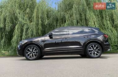 Внедорожник / Кроссовер Volkswagen Touareg 2023 в 