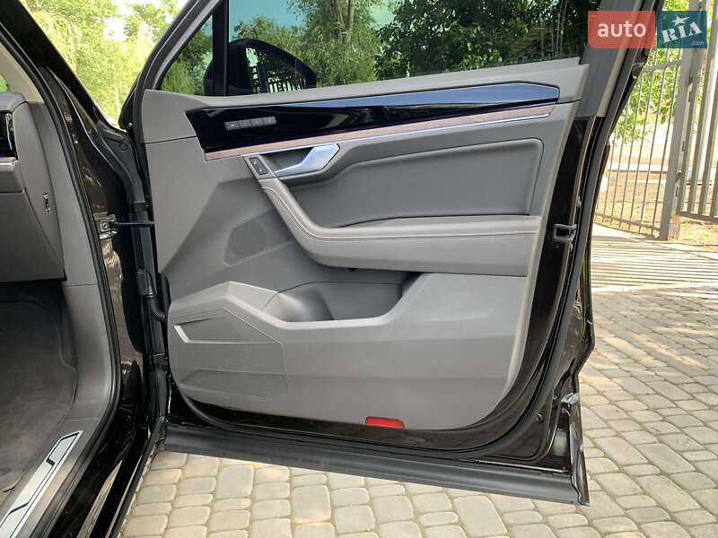 Позашляховик / Кросовер Volkswagen Touareg 2023 в Кривому Розі