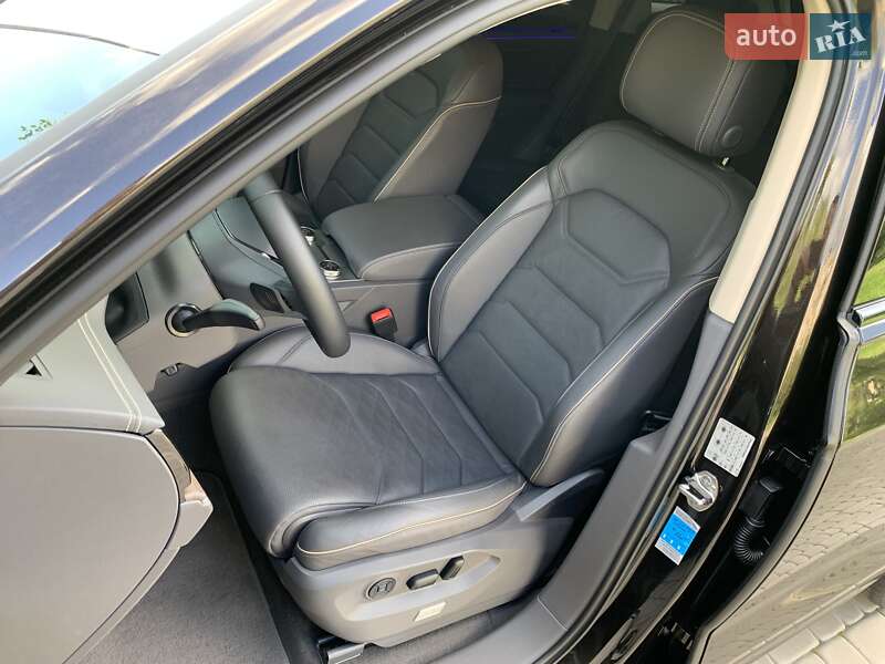 Позашляховик / Кросовер Volkswagen Touareg 2023 в Кривому Розі
