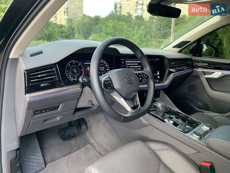 Позашляховик / Кросовер Volkswagen Touareg 2023 в Кривому Розі