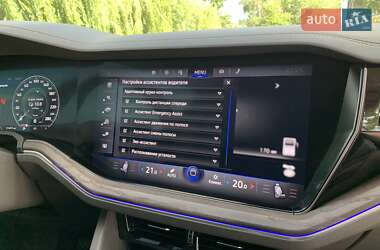 Внедорожник / Кроссовер Volkswagen Touareg 2023 в 