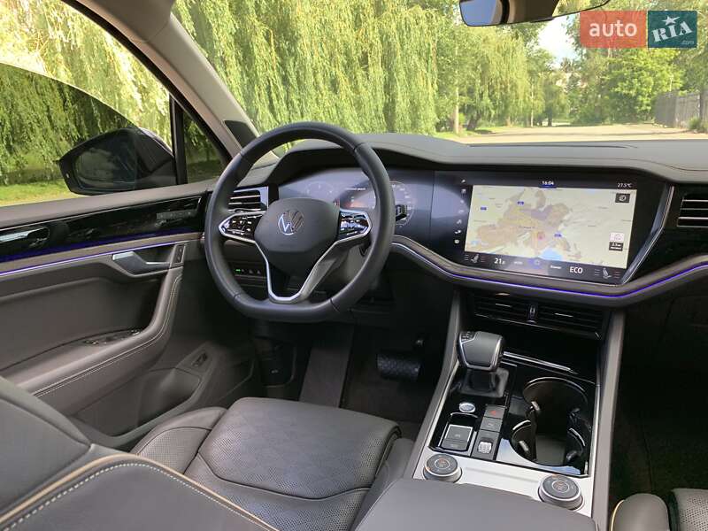 Позашляховик / Кросовер Volkswagen Touareg 2023 в Кривому Розі