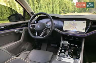 Внедорожник / Кроссовер Volkswagen Touareg 2023 в 