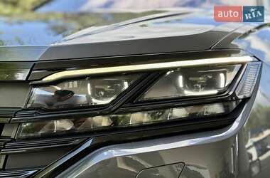 Позашляховик / Кросовер Volkswagen Touareg 2020 в 