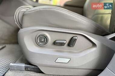 Позашляховик / Кросовер Volkswagen Touareg 2020 в 