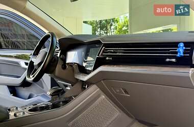 Позашляховик / Кросовер Volkswagen Touareg 2020 в 