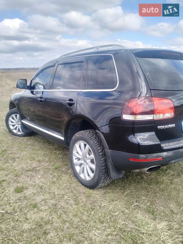 Внедорожник / Кроссовер Volkswagen Touareg 2009 в Чернигове