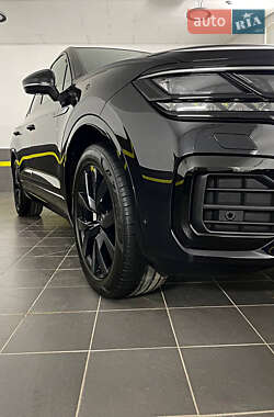 Позашляховик / Кросовер Volkswagen Touareg 2022 в 