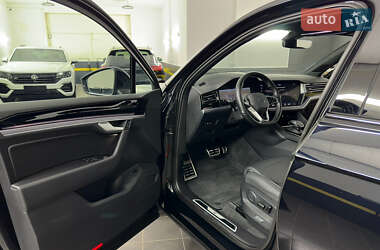 Позашляховик / Кросовер Volkswagen Touareg 2022 в 